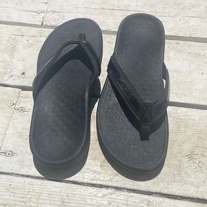 Vionic black not worn